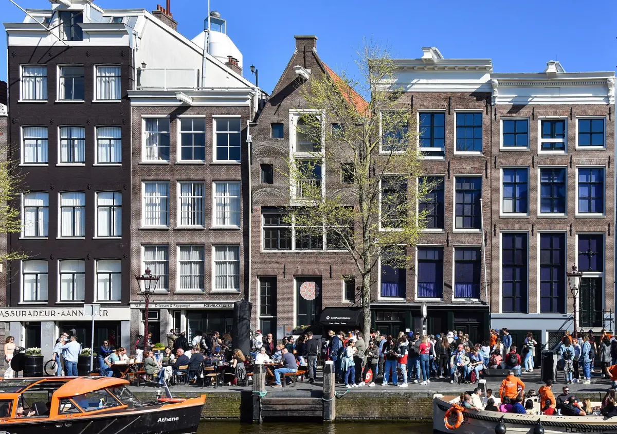 Prinsengracht 263 in the row of canal houses